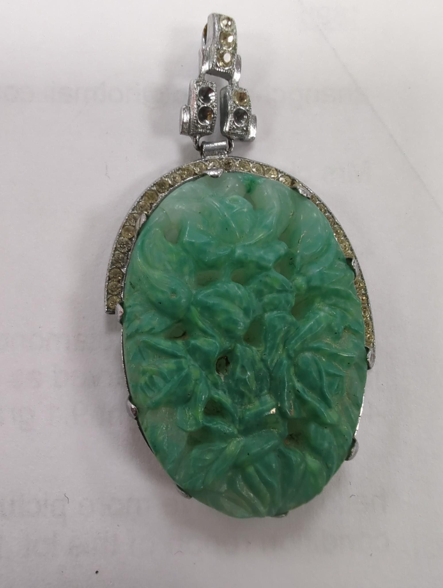 A mixed collection of mainly Chinese jade, simulated jade or hardstone jewellery, including pendant, etc.